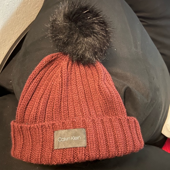 NWOT Calvin Klein Pom Pom Hat - Picture 3 of 4